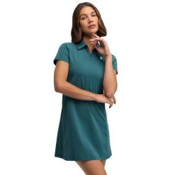 Damska sukienka golfowa Siroko Sauipe Teal. Zielone sukienki damskie SIROKO, na co dzień, l, bez wzorów, z materiału, bez kołnierzyka, bez ramiączek, mini, proste. W wyprzedaży za 84.99 zł.