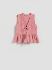 Muślinowa bluzka - koralowy. Pomarańczowe bluzki damskie Reserved, l, bez wzorów, z bawełny, bez kołnierzyka, bez ramiączek. Za 69.99 zł.