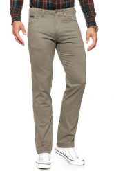 WRANGLER SPODNIE MĘSKIE ARIZONA STRETCH SAFARIKHAKIWASH W12OP868C 112126413. Brązowe spodnie materiałowe męskie Wrangler, l, bez wzorów, z materiału. W wyprzedaży za 89.99 zł.