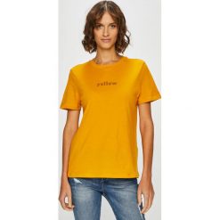 Only - Top. Brązowe topy damskie Only, z nadrukiem, z bawełny, z okrągłym kołnierzem, z krótkim rękawem. Za 39.90 zł.