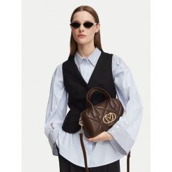 Torebka LOVE MOSCHINO. Brązowe torebki do ręki damskie Love Moschino, bez wzorów, klasyczne, bez dodatków. Za 949.99 zł.