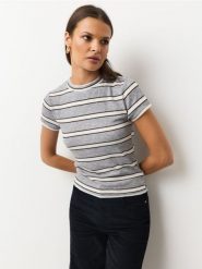 Koszulka z domieszką wiskozy - wielobarwny. T-shirty damskie Sinsay, l, bez wzorów, z wiskozy, bez kołnierzyka. Za 19.99 zł.
