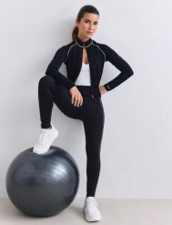 Damskie legginsy kontrastowe, wysoki stan, squat proof, Sense czarne. Czarne legginsy sportowe damskie Aim'n, m, bez wzorów, z materiału, z podwyższonym stanem, długie, na fitness i siłownię. Za 346.00 zł.