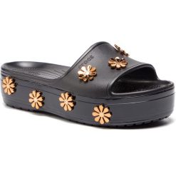 Klapki CROCS - Cb Platform Metallicblooms Sld 205717 Black. Czarne klapki damskie Crocs, z aplikacjami, z tworzywa sztucznego, sportowe, bez obcasa. W wyprzedaży za 189.00 zł.