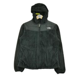 Second life - Kurtka damska Denali TNF z polaru czarna - Stan dobry. Czarne kurtki sportowe damskie The North Face, bez wzorów, z polaru, bez kaptura, trekkingowe. Za 149.06 zł.