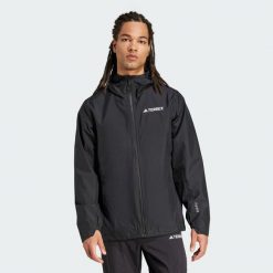 Kurtka Terrex Multi 2.5L Rain.Rdy. Czerwone kurtki damskie Adidas, l, bez wzorów, z materiału, bez kaptura. W wyprzedaży za 449.40 zł.