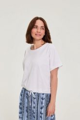 T-shirt z wiązaniem biały. Białe bluzki damskie MOODO, l, bez wzorów, z bawełny, bez kołnierzyka, bez ramiączek. Za 54.99 zł.