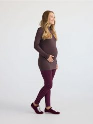 Legginsy z wysokim pasem - mahoniowy. Brązowe legginsy damskie Reserved, l, bez wzorów, z dzianiny. Za 79.99 zł.