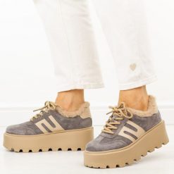 Taupe skórzane sneakersy damskie Filippo Dp7110/26. Obuwie sportowe damskie Filippo, bez wzorów, z dzianiny. Za 299.00 zł.