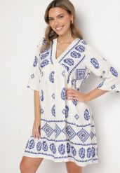 Niebiesko-Biała Wiskozowa Sukienka ze Wzorem Boho Frisana. Niebieskie sukienki damskie Born2be, na co dzień, l, bez wzorów, z materiału, boho, bez kołnierzyka, bez ramiączek, midi. Za 64.99 zł.