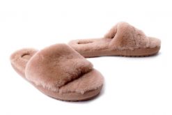EMU AUSTRALIA W13088 Mckay camel, kapcie damskie. Brązowe kapcie damskie Emu Australia, bez wzorów, z wełny. Za 299.90 zł.