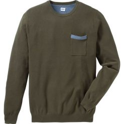 Sweter Regular Fit bonprix ciemnooliwkowy. Swetry przez głowę męskie marki Giacomo Conti. Za 74.99 zł.