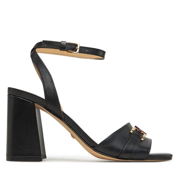 Sandały Guess. Czarne sandały damskie Guess, z aplikacjami, bez obcasa, na słupku, bez zapięcia. Za 499.99 zł.