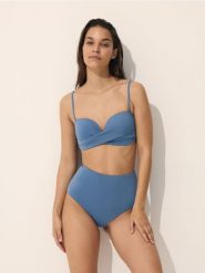 Dół od bikini - niebieski. Niebieskie bikini damskie Reserved, l, bez wzorów. W wyprzedaży za 45.99 zł.