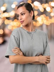 Bluza z krótkim rękawem - szary. Szare bluzy damskie Sinsay, l, bez wzorów, z bawełny, bez kaptura. Za 29.99 zł.