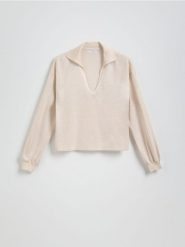 Sweter z kołnierzykiem - kremowy. Białe swetry damskie Reserved, l, bez wzorów, z dzianiny, bez kołnierzyka, bez ramiączek, bez kaptura. W wyprzedaży za 39.99 zł.