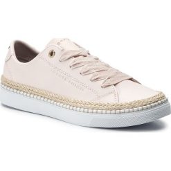Espadryle TOMMY HILFIGER - Tommy Jute City Sneaker FW0FW04145 Silver Peony 658. Czerwone espadryle damskie Tommy Hilfiger, bez wzorów, z materiału, bez obcasa, na płaskiej podeszwie, bez zapięcia. W wyprzedaży za 299.00 zł.