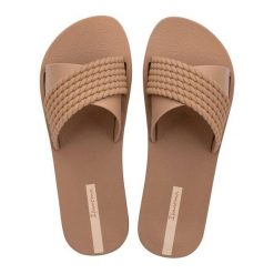 Buty klapki damskie Ipanema Street II. Brązowe klapki damskie Ipanema, bez wzorów, z gumy, street, bez obcasa. Za 99.00 zł.