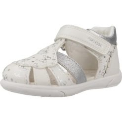 Sandały Geox Model B Sandal Zapito Girl Kolor Biały. Białe sandały dziewczęce Geox, z gumy, bez zapięcia. Za 222.00 zł.