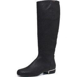 Kozaki Loriblu. Czarne kozaki damskie Loriblu, z gumy, bez obcasa. W wyprzedaży za 374.00 zł.