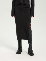 Spódnica midi z gumką w pasie - czarny. Czarne spódnice damskie Sinsay, l, bez wzorów, midi. Za 39.99 zł.