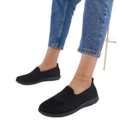 Czarne damskie tenisówki. Czarne trampki i tenisówki damskie bez wzorów, z gumy, eleganckie, bez zapięcia. Za 89.18 zł.