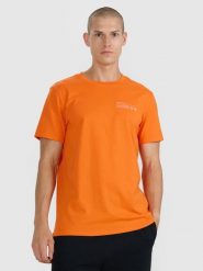 4F T-shirt regular z nadrukiem męski - pomarańczowy M. Brązowe koszulki sportowe męskie 4f, m, bez wzorów, z bawełny, bez kołnierzyka, bez ramiączek. Za 59.99 zł.