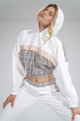 Dwukolorowa Krótka Bluza z Kapturem - Wzór 121. Brązowe bluzki damskie Figl, xl, bez wzorów, z elastanu, z kapturem. Za 189.00 zł.