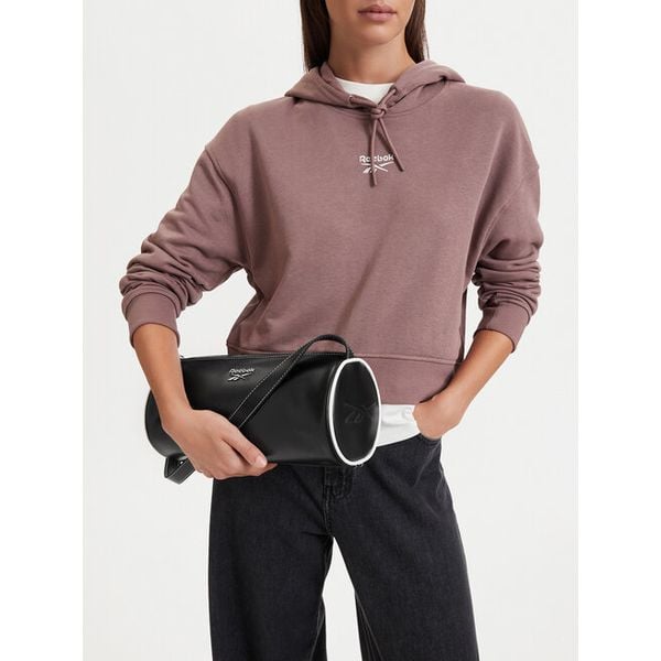 Torebka Reebok. Czarne torebki do ręki damskie Reebok, bez wzorów, klasyczne, bez dodatków. Za 129.99 zł.
