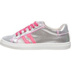 Sneakersy w kolorze srebrnym. Trampki i tenisówki dziewczęce marki Grünland Junior & Co. W wyprzedaży za 212.95 zł.