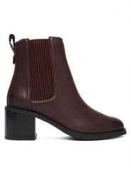Clarks Botki Chamberly Top 26182864 Bordowy. Czerwone botki damskie Clarks, ze skóry, bez obcasa, na słupku, bez zapięcia. Za 659.99 zł.
