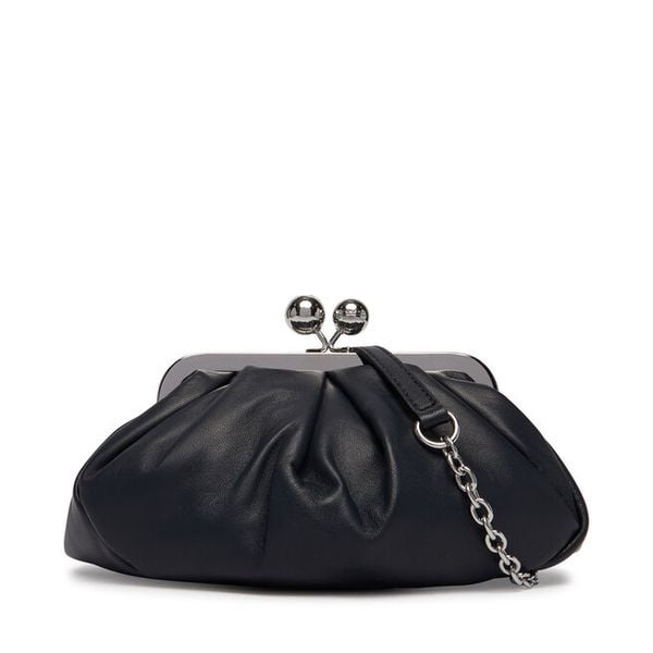 Torebka Weekend Max Mara. Niebieskie torebki do ręki damskie Weekend Max Mara, bez wzorów, wizytowe, bez dodatków. Za 1,309.00 zł.