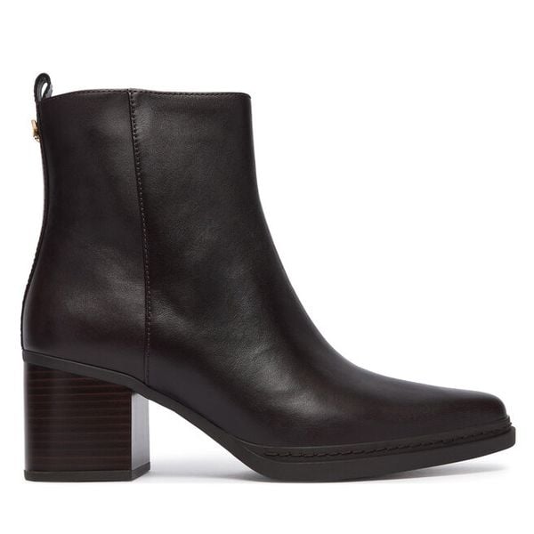 Botki MICHAEL Michael Kors. Brązowe botki damskie MICHAEL Michael Kors, bez obcasa, na słupku, bez zapięcia. Za 789.99 zł.