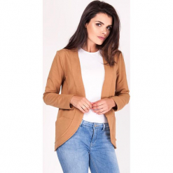 Marynarka w kolorze brązowym. Brązowe żakiety damskie Moda w jesiennych kolorach. W wyprzedaży za 84.95 zł.