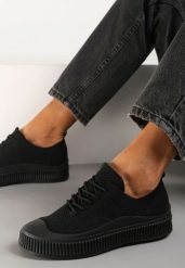 Czarne Trampki z Siateczkową Cholewką i Tłoczoną Podeszwą Lalnai. Czarne obuwie sportowe damskie Renee, bez wzorów, z jeansu, eleganckie, bez zapięcia. Za 39.99 zł.