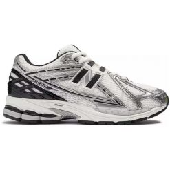 New Balance 1906R Silver Black. Białe buty sportowe męskie New Balance, bez zapięcia, na fitness i siłownię. Za 716.67 zł.