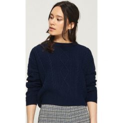Sweter z warkoczowym splotem - Niebieski. Niebieskie swetry damskie Sinsay, ze splotem. W wyprzedaży za 29.99 zł.
