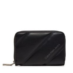 Portfel Calvin Klein Jeans. Czarne portfele damskie Calvin Klein Jeans, bez wzorów, z jeansu. Za 259.99 zł.