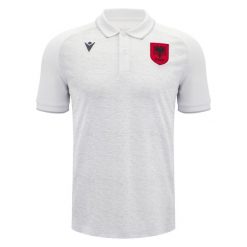 Polo Albanii Travel 2024. Białe koszulki polo męskie Macron, bez wzorów, bez kołnierzyka, bez ramiączek, do piłki nożnej. Za 235.00 zł.