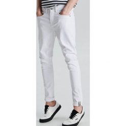 Jeansy Skinny - Biały. Jeansy męskie marki Cropp. Za 89.99 zł.