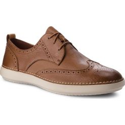 Półbuty CLARKS - Komuter Run 261327357 Tan Tumbled. Brązowe półbuty na co dzień męskie Clarks, z materiału. W wyprzedaży za 229.00 zł.