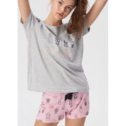 Dwuczęściowa piżama Just chill - Jasny szary. Piżamy damskie Sinsay. Za 39.99 zł.
