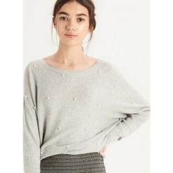 Luźny sweter z aplikacją - Jasny szar. Szare swetry damskie Sinsay. Za 69.99 zł.