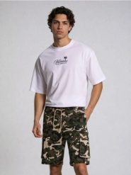 Szorty cargo ze wzorem moro - wielobarwny. Szorty męskie Sinsay, m, bez wzorów. Za 49.99 zł.