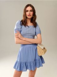Spódnica mini rozkloszowana - niebieski. Niebieskie spódnice damskie Sinsay, l, bez wzorów, z bawełny, mini, rozkloszowane. Za 59.99 zł.