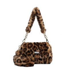 Tamaris Torebka Naramienna TAS Gerta Torby na ramię 1 ct Damski. Torby na ramię damskie Tamaris, z aplikacjami, z poliesteru, bez dodatków. Za 202.99 zł.