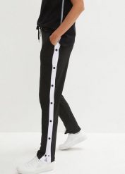 Spodnie dresowe z napami, szybko schnące. Czarne spodnie dresowe damskie bonprix, bez wzorów, z dresówki. Za 149.99 zł.