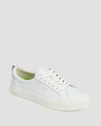 Buty sportowe Cariuma OCA Low White Premium Leather Unisex. Białe obuwie sportowe damskie CARIUMA, bez wzorów, z gumy, trekkingowe. Za 356.70 zł.