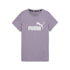 Koszulka damska Puma ESS Logo Tee. Fioletowe koszulki sportowe damskie Puma, s, bez wzorów, bez kołnierzyka, bez ramiączek, na jogę i pilates. W wyprzedaży za 97.90 zł.