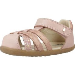 Sandały BOBUX CROSS JUMP Rose. Czerwone sandały damskie Bobux, bez wzorów, ze skóry, bez obcasa, bez zapięcia. Za 246.99 zł.